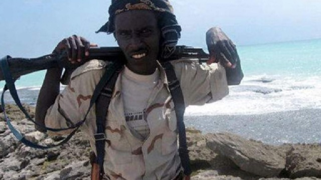 索马里海盗劫持乌克兰军火船,索马里海盗打劫乌克兰军火船