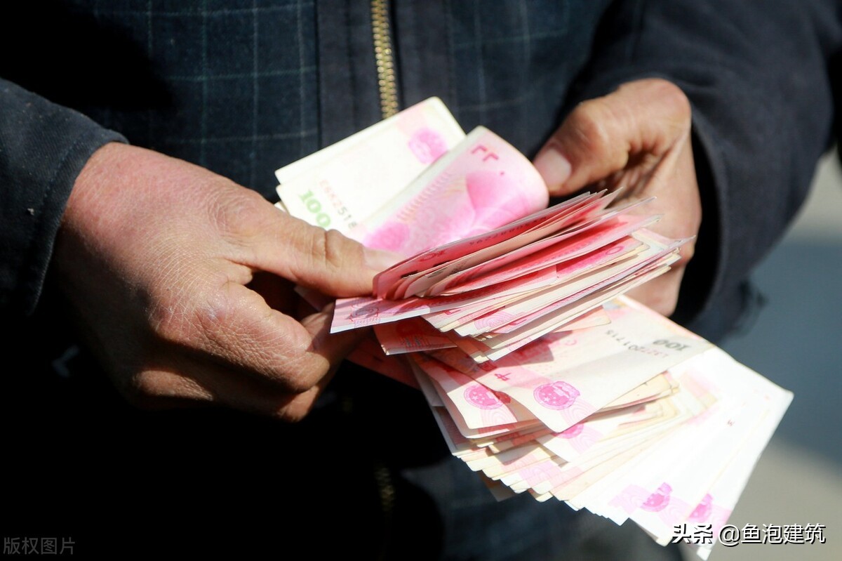 在工地上搬砖有多累,在工地搬砖一天收入