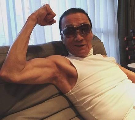 谢贤从年轻到老的视频,谢贤一年赚一栋楼