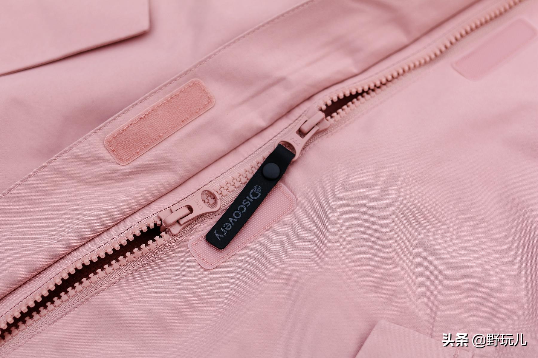 既时尚又实用的冲锋衣,简约而不简单的冲锋衣奢潮