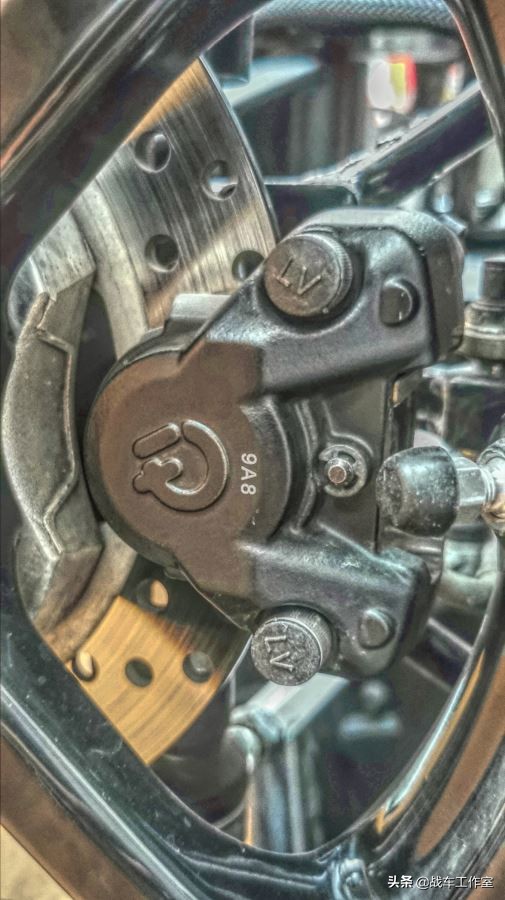 宏佳腾3d-350r用的什么发动机,宏佳腾350r倒三轮摩托车评测