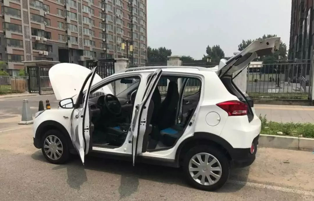 三亚跑滴滴多少钱一公里,三亚跑滴滴租车需要多少钱