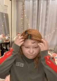 搞笑gif女人结婚前和结婚后的差别,新娘害羞蒙脸搞笑视频