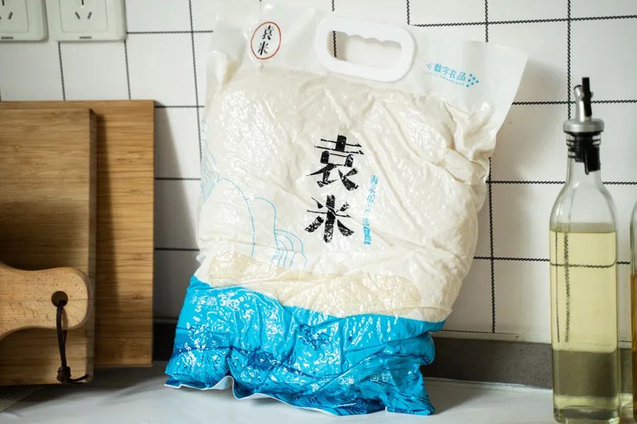 被薇娅直播间榨干零食预算后，写出了这篇测评报告（上）