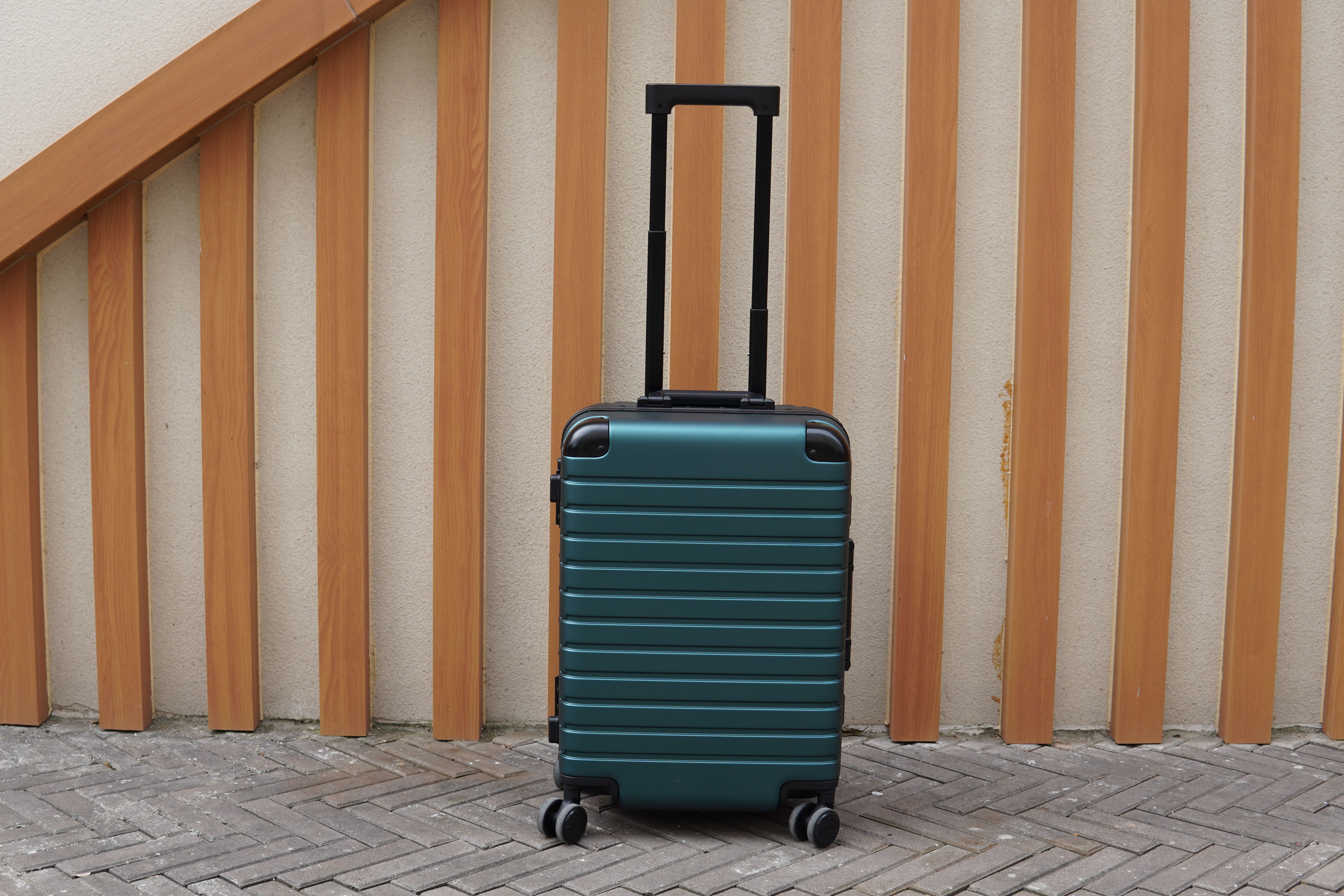 双十一即将来临，悠启多立克框体旅行箱上手简评