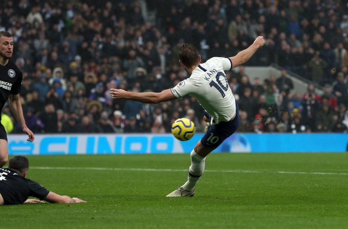 凯恩三次头球,凯恩破门制胜加冕队史射手王