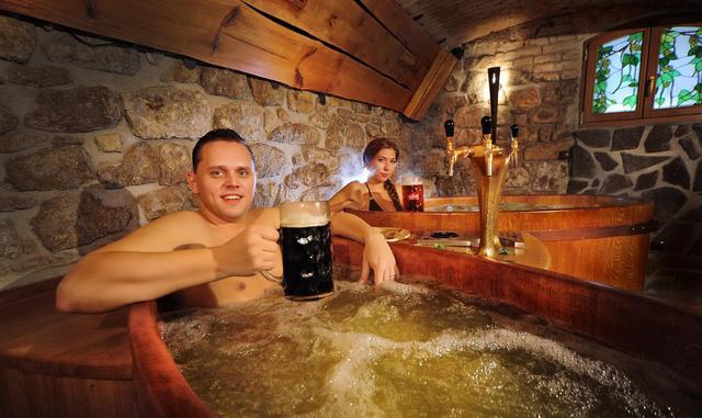 啤酒石油黑泥浴，工业旅游打卡胜地、吸客神器-工业旅游规划设计