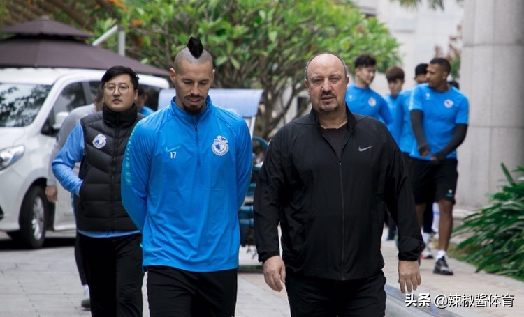 万达将获600亿投资王健林身价,贝大师谈大连足球队