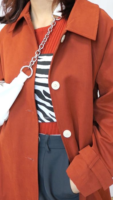 最节省空间又简便的叠风衣方法,薄款中长风衣怎么叠