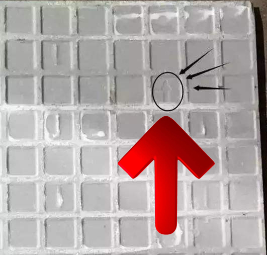 瓷砖背面的箭头有什么用？没有箭头的瓷砖如何铺贴？