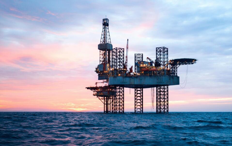 国际原油大跌5%各地区油价一览,国际原油为什么暴跌负数