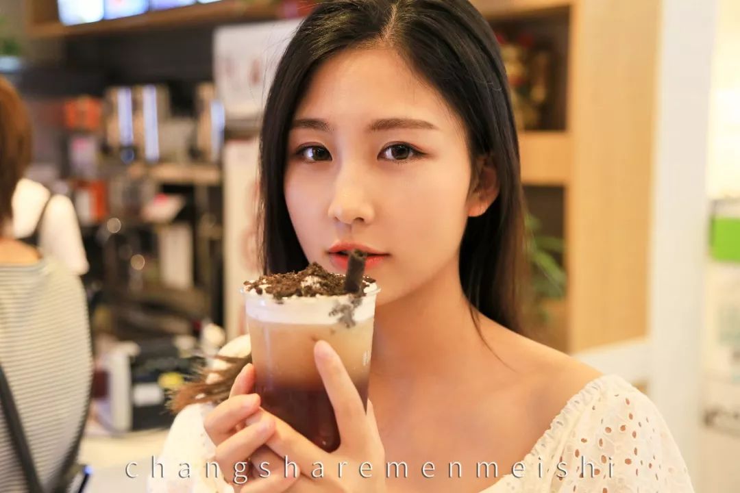 四云奶盖贡茶天鸿店,请全城喝奶茶