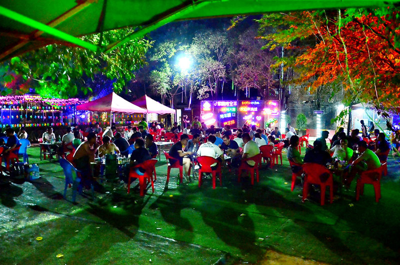 吉利网红美食打卡地军鹏烤全羊一米烤大串欢迎您