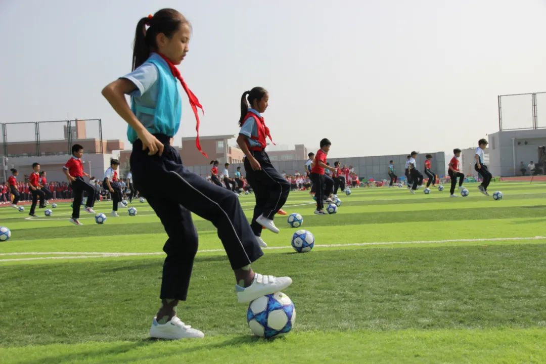 建*党**百年喜迎国庆——西安经开第二小学队列队形广播*比操**赛