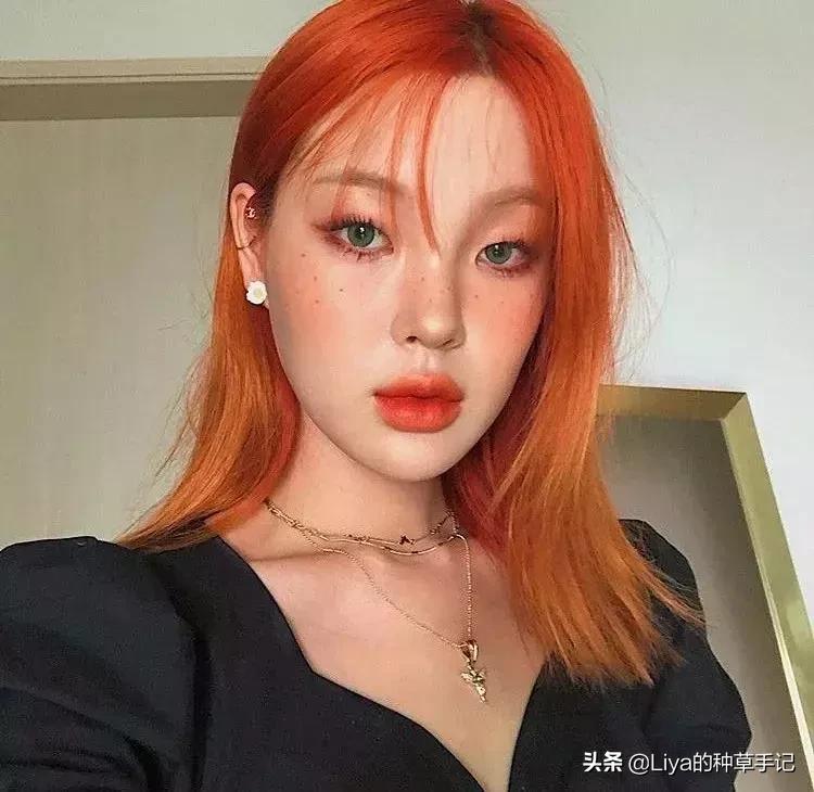 今年爆火的脏橘色,2019超in脏橘色千万别穿会上瘾