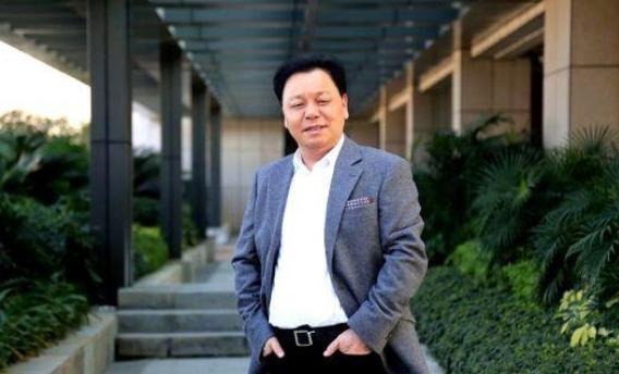 温州首富：从亏200万做到市值420亿，初中毕业的他身价304亿