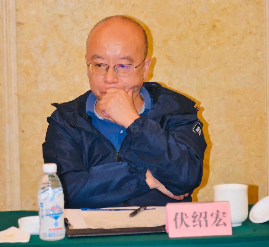 积极为设立“企业家日”建言献策省企业家研究会召开专家研讨会