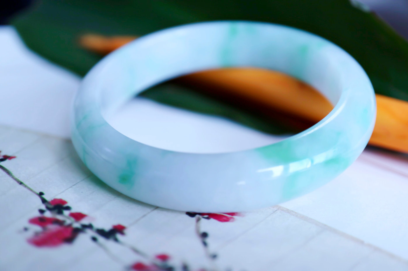 你会戴黄金首饰吗,什么类型的手链可以戴右手