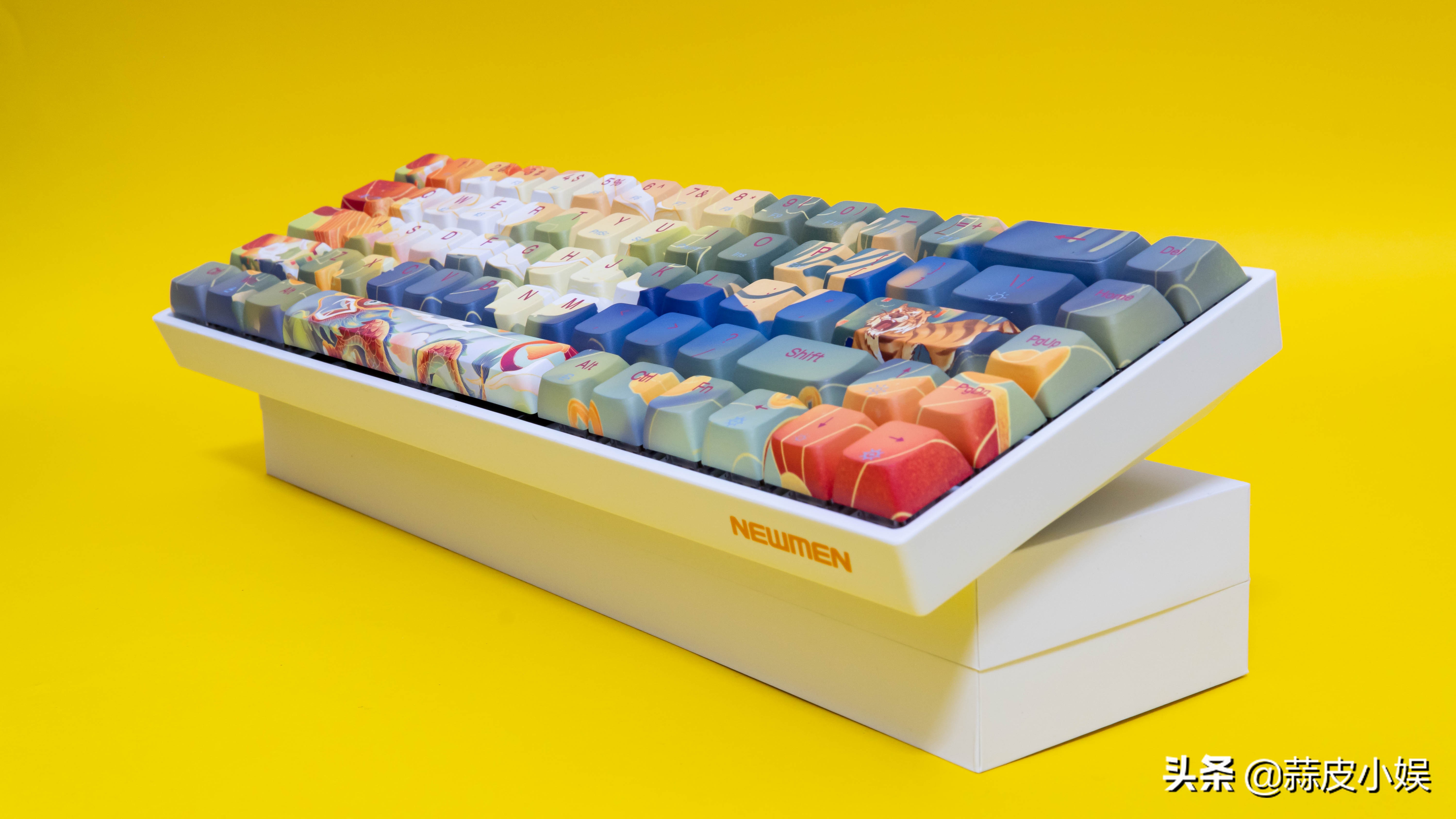 性价比高的百元炫酷机械键盘,新贵gm1080三模无线机械键盘体验