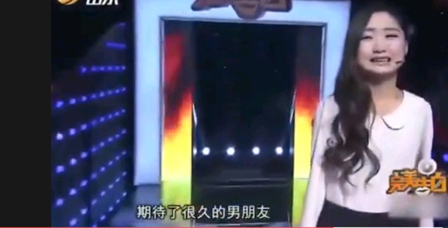 断臂女孩用脚绣花抖音号,用脚刺绣的女孩