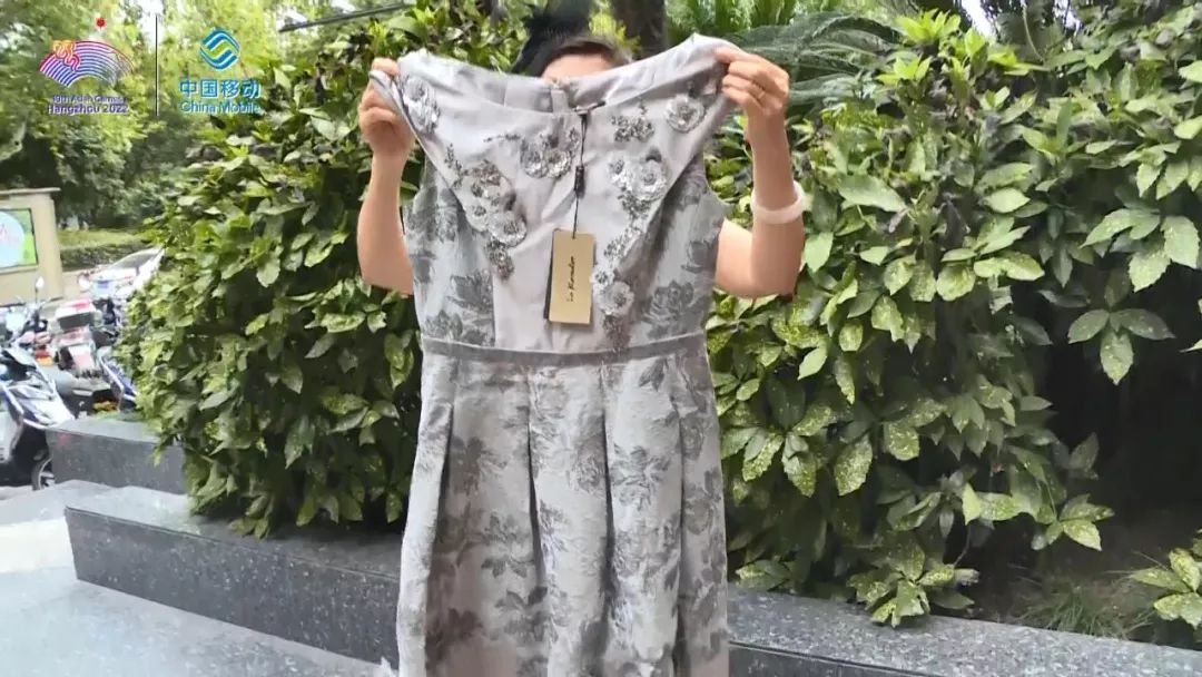 1万块钱买裙子,1万多买什么裙子