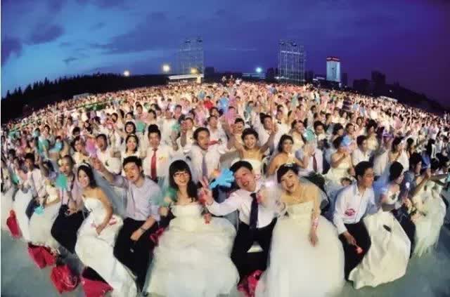 扬州一场33年前的集体婚礼，在抖音上火了