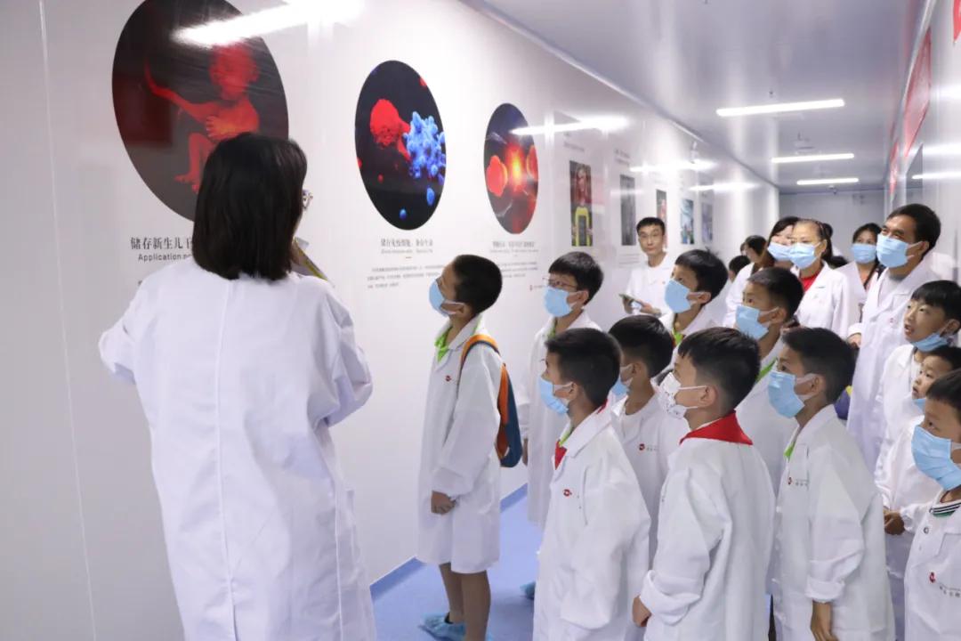 湘府英才向日葵中队走进源品干细胞科技园，开启生命研学之旅