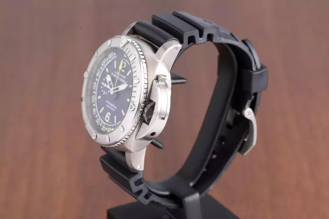 手腕细适合戴大表吗,手腕细适合戴多大的表