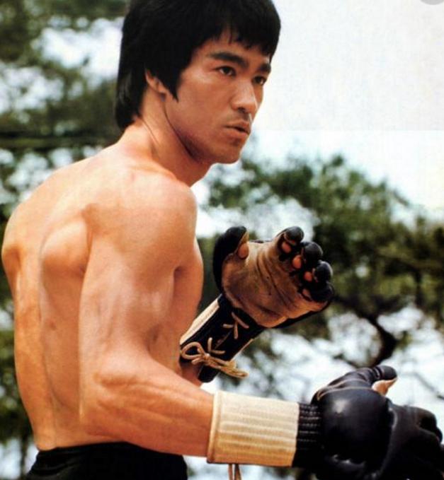 民用小飞机女驾驶员,战斗机女飞行员驾驶飞机视频