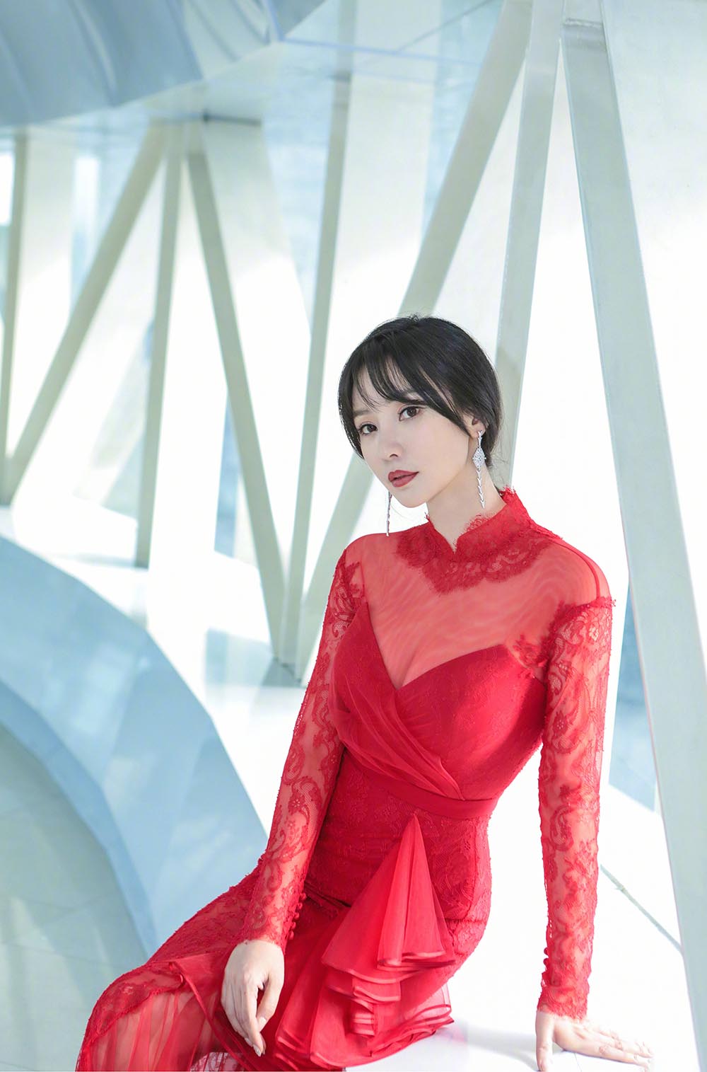 柳岩深v吊带裸粉色鱼尾裙,柳岩穿不知火舞服装