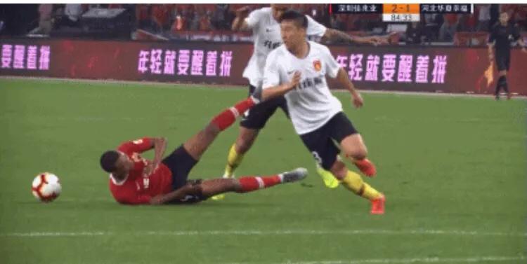 中超联赛直接红牌,中超8场比赛5张红牌