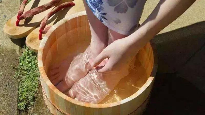 宫寒的女人老得快，怀孕难，百病生！中医调养，4招搞定