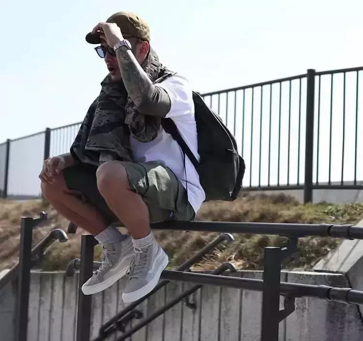 陈冠希发布新鞋,陈冠希新鞋阿甘鞋