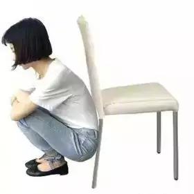 蹲坐减肥的姿势,蹲坐的正确姿势