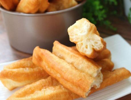 炸油条不放鸡蛋的家常做法,家常炸油条不加泡打粉简单做法