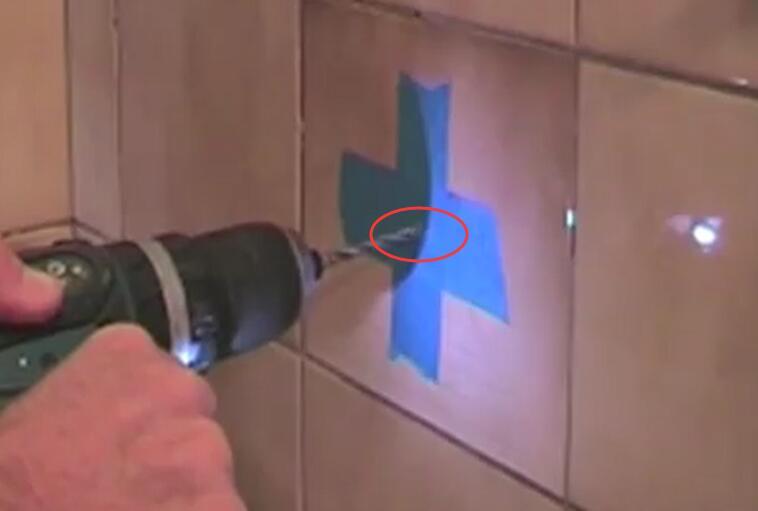 瓷砖打孔不开裂妙招,瓷砖打孔贴胶带