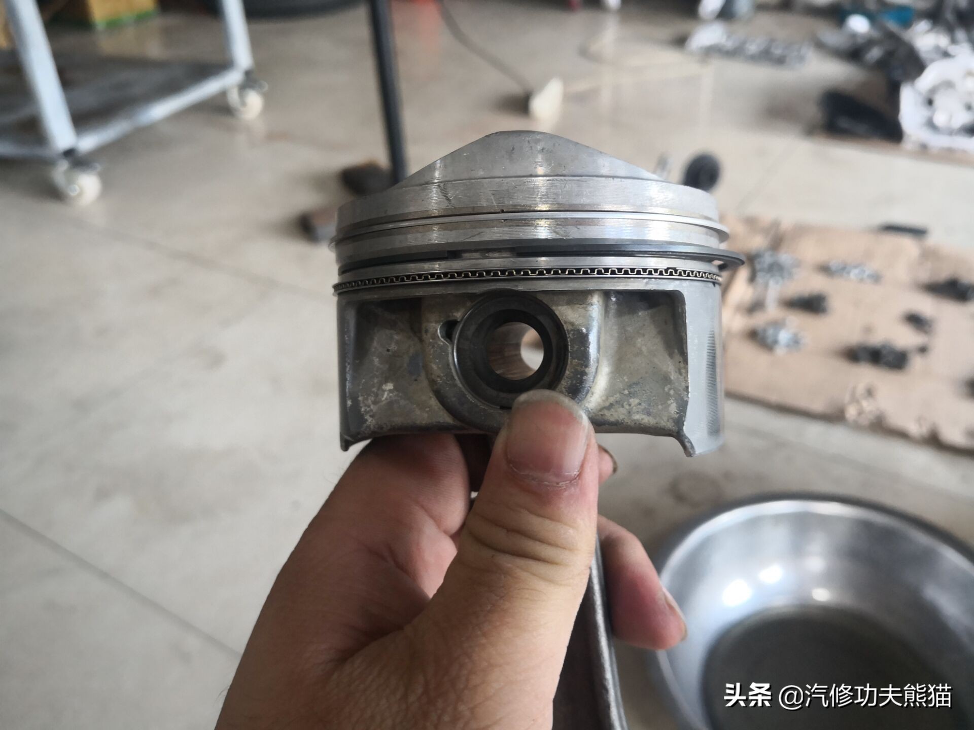 能拉动波音747的大众神车途锐烧机油治理，修完了又可以拉飞机了