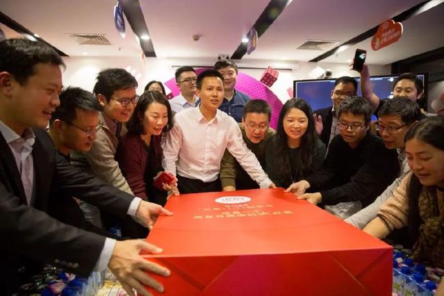 又一电商巨头陨落靠烧钱起家,社交电商平台目前有哪些