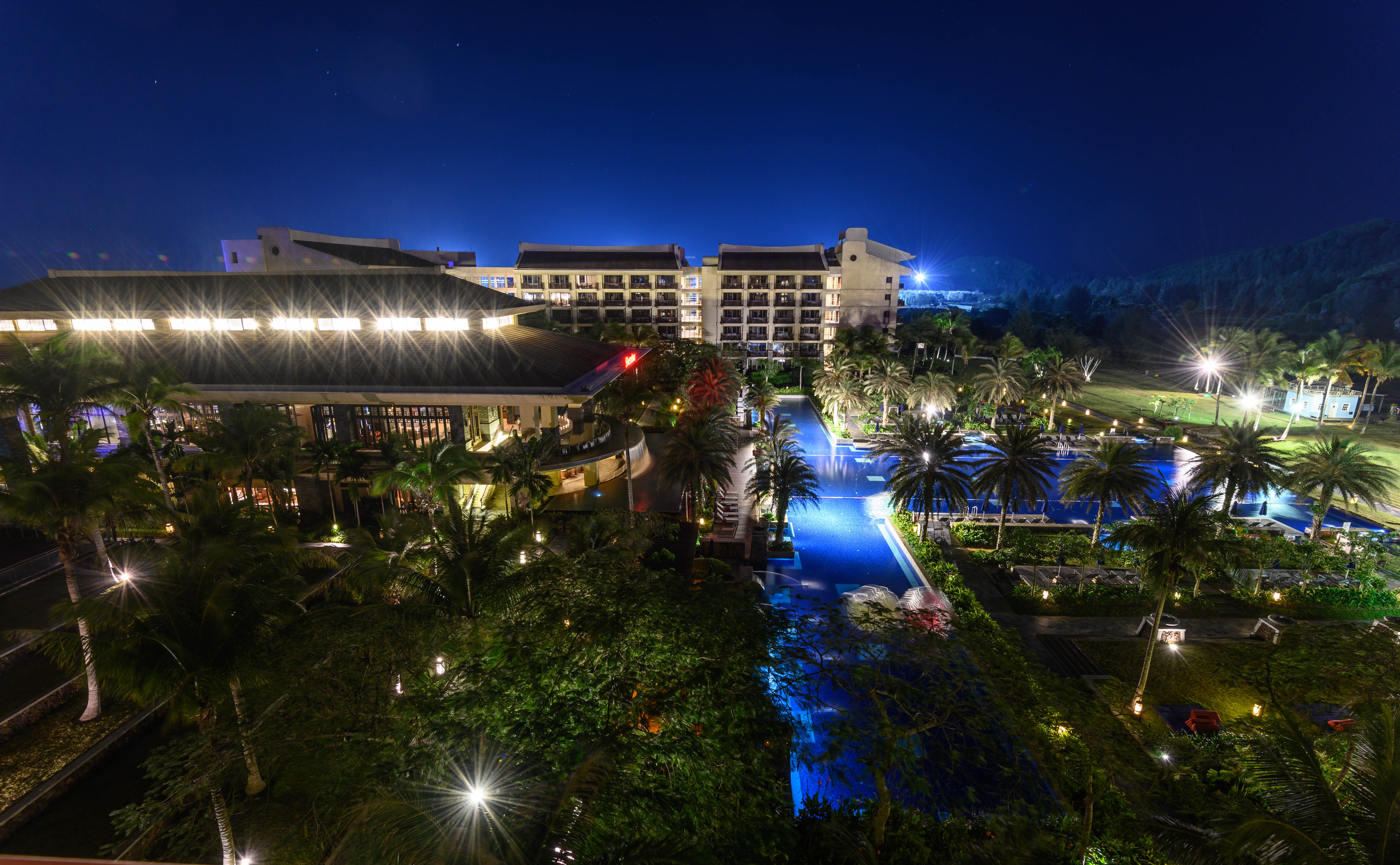 海南不止只有三亚,去万宁玩个冲浪,还有神犬小七拍摄地等着你