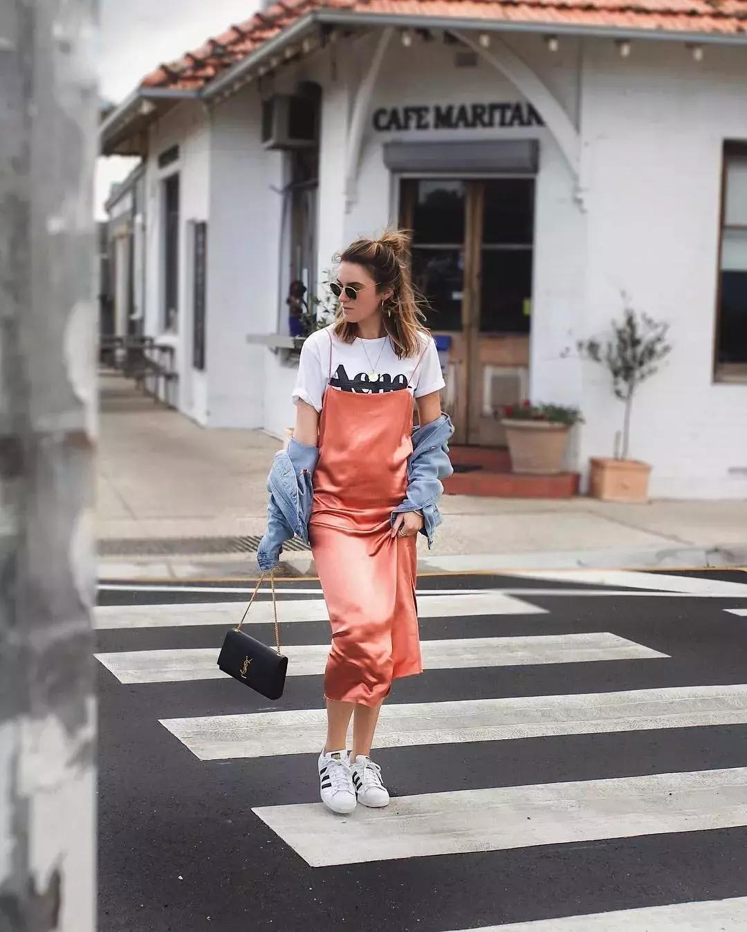 t恤穿久了偶尔也要换个风格,t恤穿好几年不旧的洗法