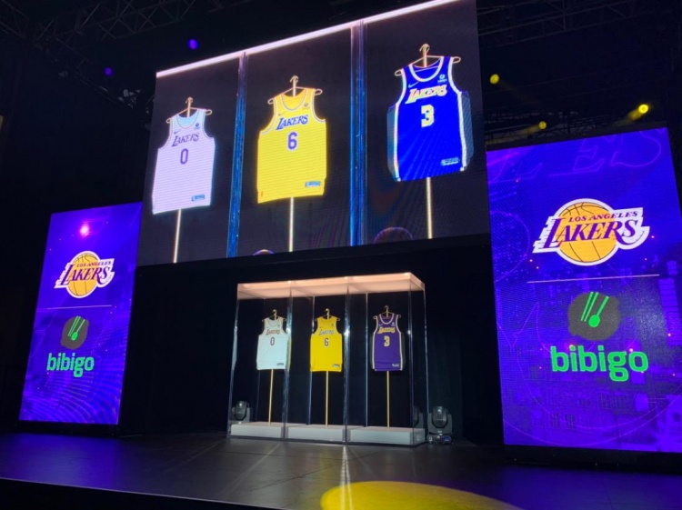 好事成双篮球,詹皇球衣