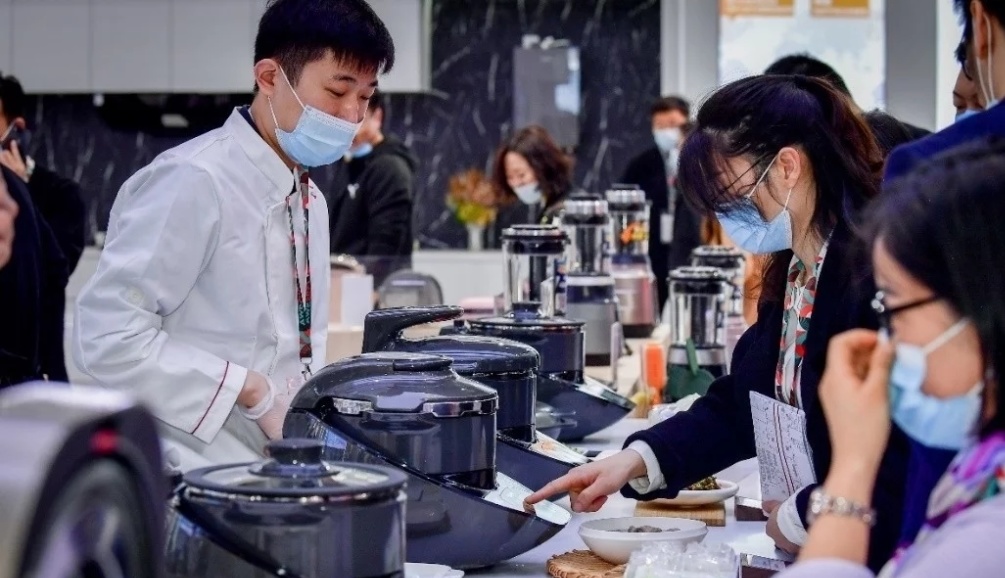 苏泊尔电器能否搭配鸿蒙系统,苏泊尔电器和美的电器