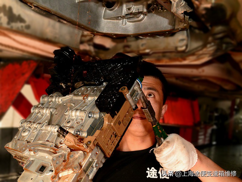 09年宝马730修变速箱讲解,2011年宝马730变速箱传感器故障