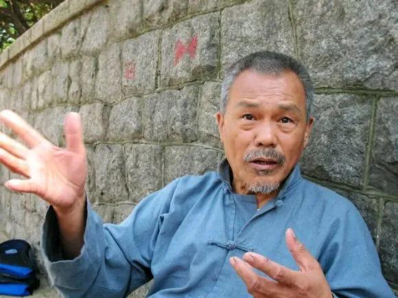 廉吏于成龙李万年版免费观看,一代廉吏于成龙个人简历