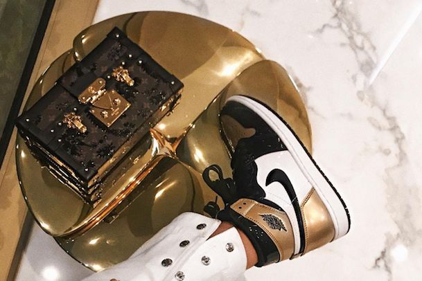 穿正品被同学说穿假鞋,学生穿假鞋被嘲讽