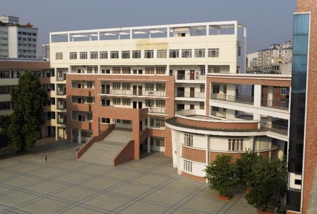 柳州市十五中白露校区,柳州市十五中总部新校区地址