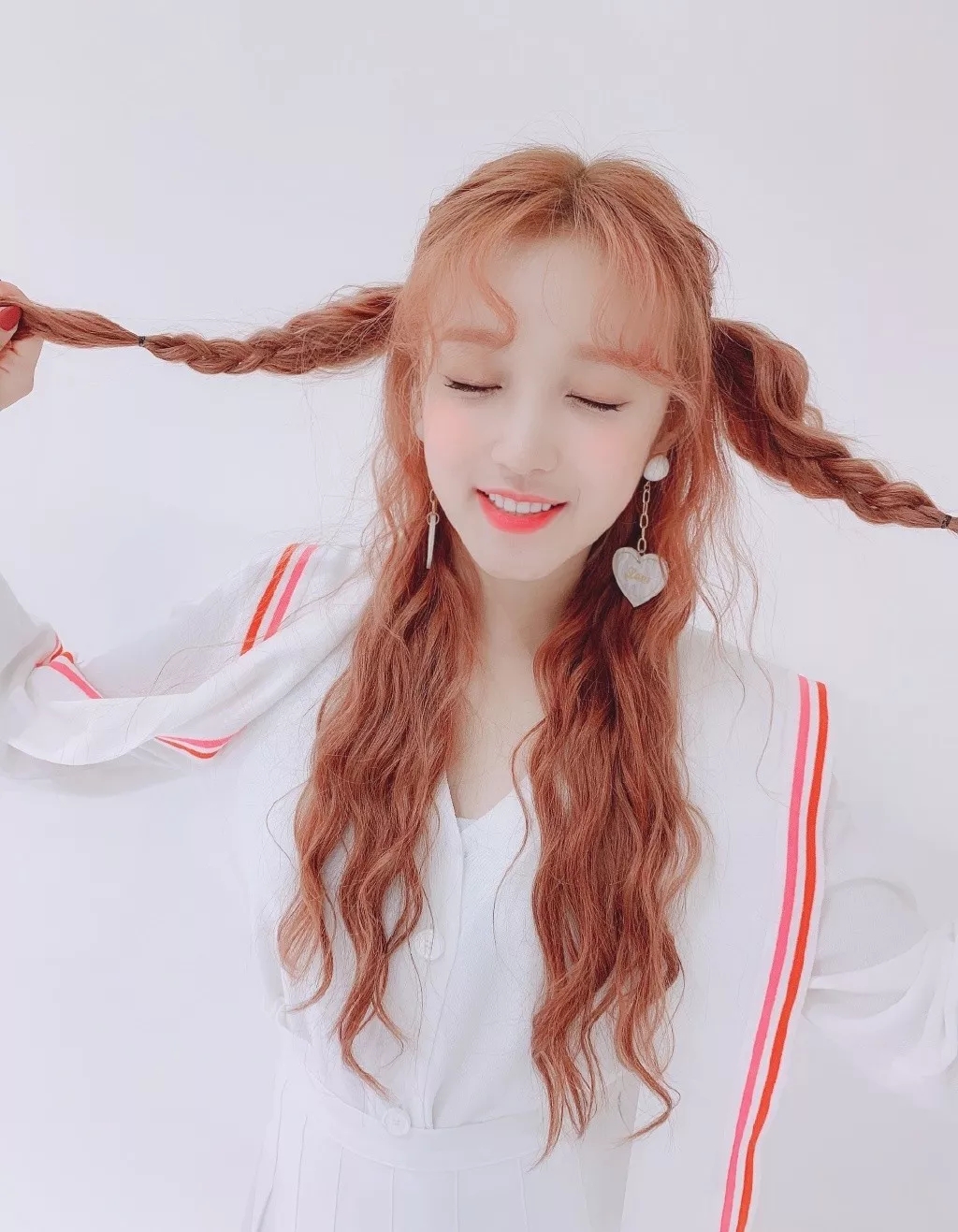 “空气刘海”不受宠了!今年流行这3款“刘海”,热巴郑爽都上头