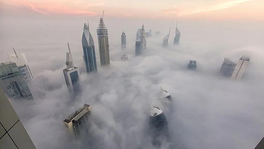 大城白领抢补贴,小城女孩开网店,疫情之下五环内的人们再无骄傲