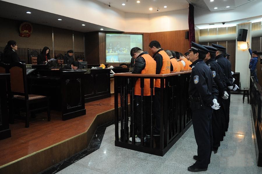 企业家68万买肾,手术中警方突袭,郑州5名医护人员犯组织出卖*体器人官**罪被判刑