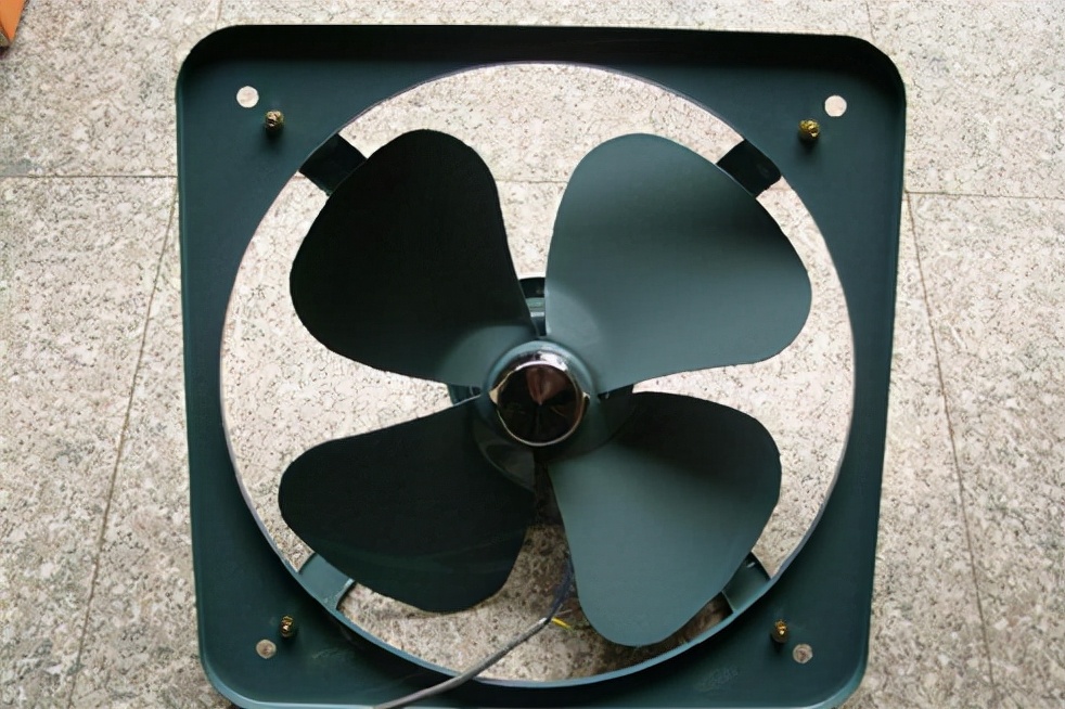 厨房是否必要装吊顶排气扇,为什么厨房要排气扇